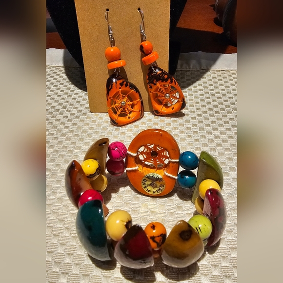 Colorful Peruvian Artesan Beaded Earrings and Bracelet NWOT - Picture 3 of 8